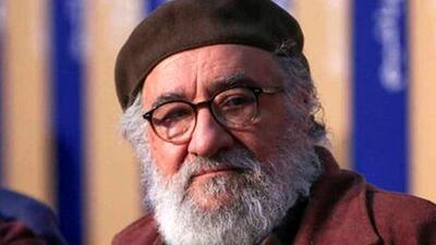  عکس  / پاریس گردی پسر و عروس داریوش ارجمند جلوی برج ایفل/ چه عکس عاشقانه ای !