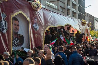  وداع حماسی بوشهری ها با دریابان شهید تنگسیری علمدار خلیج فارس +فیلم