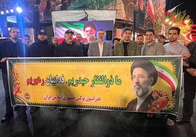  حضور رئیس فدراسیون بوکس در تجمع مردمی در میدان انقلاب - تسنیم