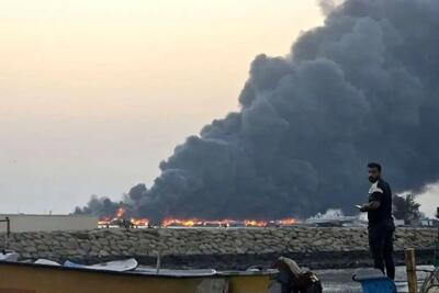  حمله به اسکله بندرچارک؛ یک نفر شهید و ۴ شناور آسیب دید