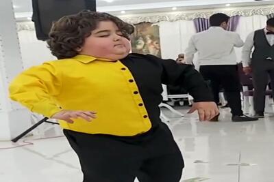  آواز محلی؛ پسربچه گرد و قلمبه یه رقص شکم بانمکی میره چشات اکلیلی میشه با دیدنش