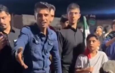  واکنش مردم اهواز نسبت به ضایعاتِ پهپاد هرمس ۳۰ میلیون دلاری که توسط پدافند ایرانی شکار شده!