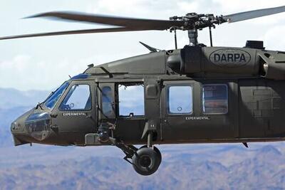  گریختن بالگرد بلک هاوک آمریکایی از آسمان ایران