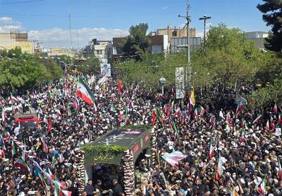  قیام مردمان قم برای تکریم فرزند ایران سپهید شهید سیدعبدالبرحیم موسوی - تسنیم