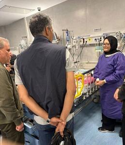  عیادت فردوسی‌پور و برخی هنرمندان از مجروحان جنگ + عکس