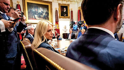  سقوط ناگهانی دادستان کل