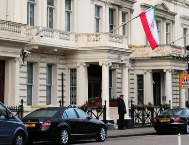  سفارت ایران: انگلیس در سمت درست تاریخ قرار بگیرد