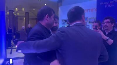  اشک‌های خبرنگار شبکه TRT ترکیه در آغوش وزیر ورزش ایران +فیلم