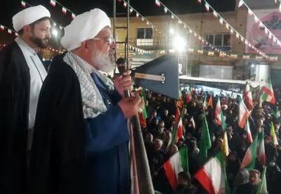  کسی که با امت اسلامی در بیفتد با قدرت الهی روبروست