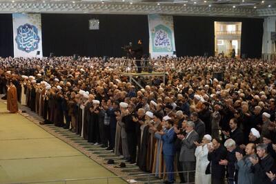  مرد کرواتی در نمازجمعه تهران +‌ عکس
