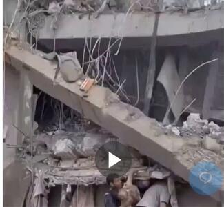  نجات کودک ۸‌ ساله افغانستانی از زیر آوار + عکس