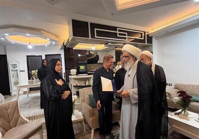  قدردانی نماینده ولی‌فقیه در استان بوشهر از خانواده‌های شهدای جنگ رمضان - تسنیم