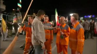  پاکبان تهرانی: تا زمانی که دهن ترامپ را گل نگیریم، پرچم ایران را زمین نمی‌گذاریم