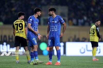  قهرمان روی کاغذ کیست؟