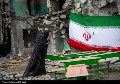  چهره‌های فرهنگی، هنری و دانشگاهی اسپانیا در حال امضای بیانیه محکومیت حمله به ایران