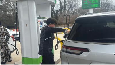  سناتور آمریکایی: رکوردشکنی گرانی بنزین، ارمغان جنگ با ایران است