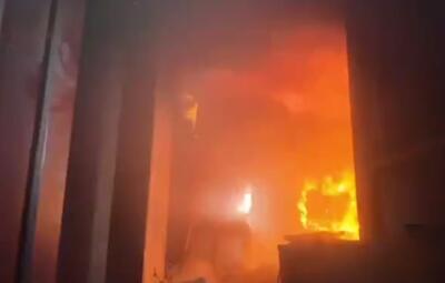  تصاویری از عملیات نفسگیر امدادگران هلال احمر برای نجات چندین نفر از میان آتش، درپی حملات هوایی رژیم صهیونیستی و آمریکا