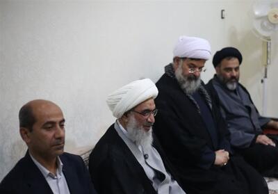  دیدار نماینده ولی‌فقیه در بوشهر با خانواده‌های شهدای جنگ رمضان در دشتی - تسنیم