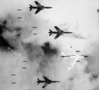  اولین‌بار چه کسی «بمباران برای بازگشت به عصر حجر» را مطرح کرد؟