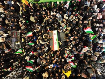  وداع باشکوه مردم و خانواده صنعت پتروشیمی با دو شهید حمله دشمن آمریکایی - صهیونیستی به فجر انرژی خلیج فارس