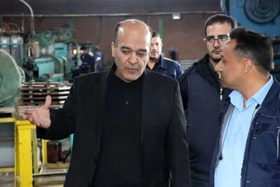  حملهٔ دشمن به مراکز صنعتی، حمله به سفرهٔ طبقهٔ کارگر است