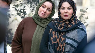  فیلم  موتورسواری ژاله صامتی و شهره سلطانی در خیابان های تهران / خانم بازیگران چه دست فرمونی دارند