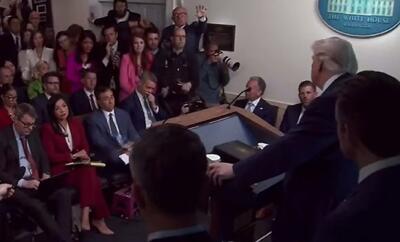  خبرنگار خطاب به ترامپ: منتقدان می‌گویند سلامت روانتان باید بررسی شود، پاسختون چیه؟