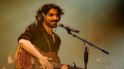  دانلود آهنگ عرفان طهماسبی  به نام موهات حس دریا میدن  فیلم آواز خوانی احساسی عرفان طهماسبی / اینبار با آهنگ خواننده قدیمی غوغا کرده