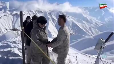  لحظاتی از حضور شهید پاکپور در خط مقدم نیروی زمینی سپاه و جابجایی پیکر شهدا