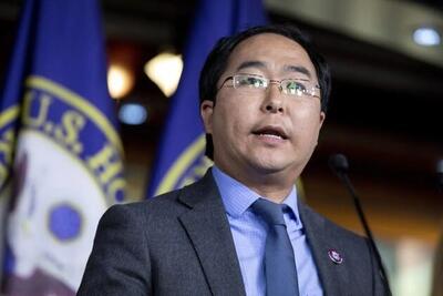  سناتور آمریکایی: ما شاهد مذاکرات نمایشی بودیم در حالی که نیروهای نظامی ما در خطر هستند