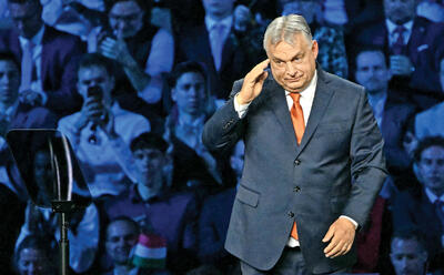  نخست‌وزیر پوپولیست مجارستان در پایان‌ راه؟