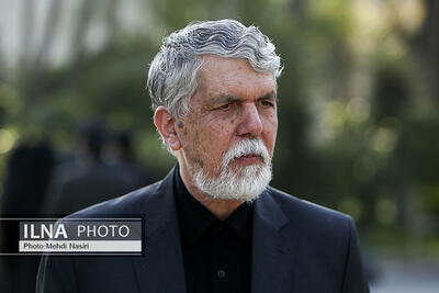  ترامپ تا ادعای الوهیت فاصله‌ای ندارد