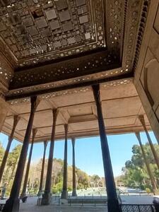  بمباران اصفهان، انحراف ستون زیر گنبدخانه مسجد جامع عباسی را تشدید کرد
