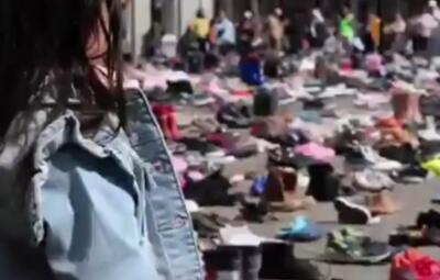  گرامیداشت یاد کودکان و روزنامه‌نگاران شهید غزه با نمایش صد‌ها کفش در میدان دام آمستردام هلند