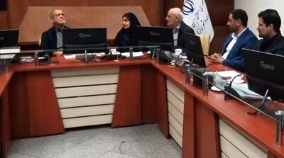  واکنش پزشکیان به ورود جنگنده به آسمان ایران وسط جلسه