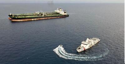  نفتکش‌های تحت تحریم از تنگه هرمز عبور می‌کنند