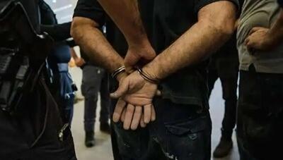  کشف ۸۲ قبضه سلاح سرد در جعبه بار یک اتوبوس در محور ساری