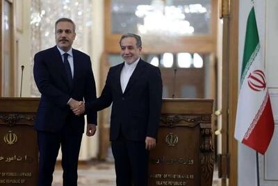  گفت‌وگوی عراقچی با هاکان فیدان، وزیر خارجه ترکیه