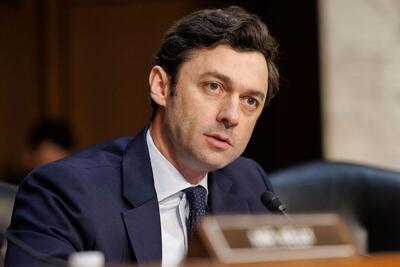  انتقاد سناتور آمریکایی از سیاست‌های جنگ‌طلبانه ترامپ