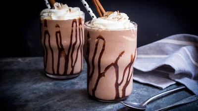  طرز تهیه میلک شیک شکلاتی ترکیبی بی‌ نظیر برای روزهای تعطیل