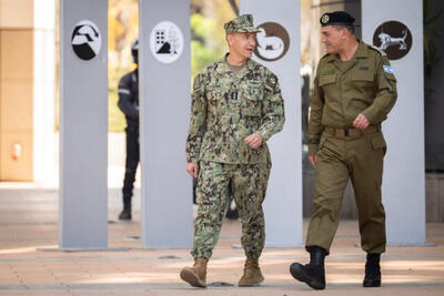  فرمانده سنتکام وارد اراضی اشغالی شد