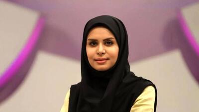  عکس چهره و لبلس متفاوت  خانم مجری خارج از قاب تلویزیون / نجمه جودکی کلا فرق کرد