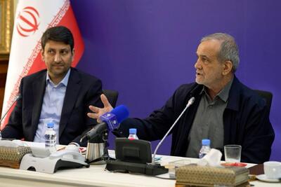  پزشکیان: قدرت واقعی کشور در سرمایه انسانی متعهد و نخبگان توانمند آن نهفته است