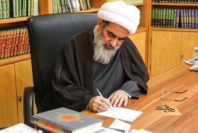  آیت الله فاضل لنکرانی: ترامپ مقدسات همه ادیان را به استهزاء و تحقیر گرفته است