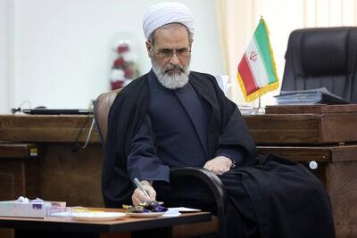  قدردانی آیت‌الله اعرافی از مواضع اخلاقی و انسانی پاپ چهاردهم‌