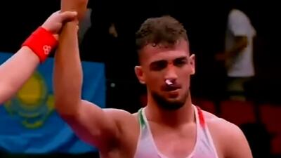  پیروزی سینا خلیلی در وزن 70 کیلوگرم مقابل حریف قزاق