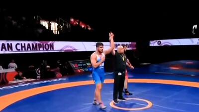  مبین عظیمی و دریافت مدال طلای 92 کیلوگرم