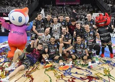  مدعی اول قهرمانی یک قدم به جام نزدیک‌تر شد