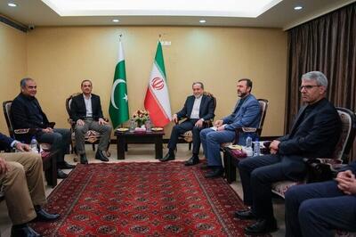  دیدار فرمانده ارتش پاکستان با عراقچی