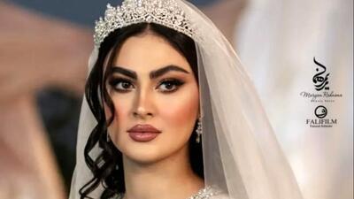  فیلم / نگاهی به چیدمان داماد پسند جهیزیه﻿ مریم مومن بازیگر سریال بانوی عمارت / از انتخاب پرده‌ها و ترکیبی از فرش‌های سنتی تا میز ناهارخوری چوبی و مبلمان کرمی‌ رنگ